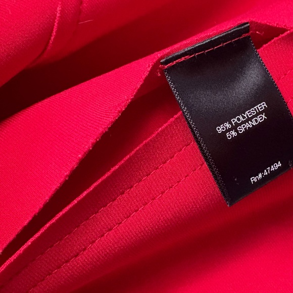 Norma Kamala - Women’s high Collar 2 Pocket Full Zip Fitted Vest - Medium - Red - Picture 5 of 6